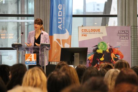 Chloé Danillon, vice-présidente déléguée à la protection de l'enfance et l'action sociale de proximité, a ouvert le colloque.